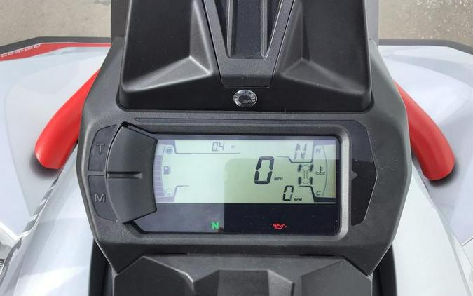 2026 Can-Am® Renegade X mr 1000 R Hyper Silver & Legion Red