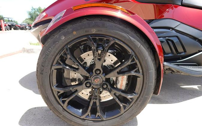 2023 Can-Am® Spyder RT Limited Dark Wheels