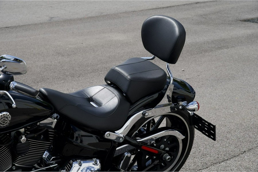 2015 Harley-Davidson® FXSB Breakout