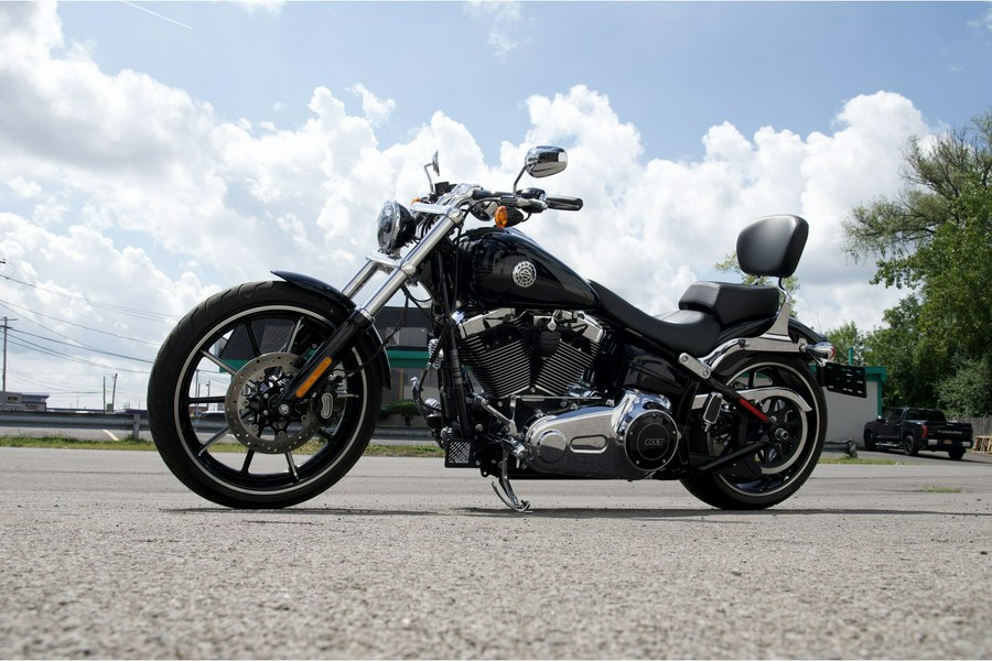 2015 Harley-Davidson® FXSB Breakout