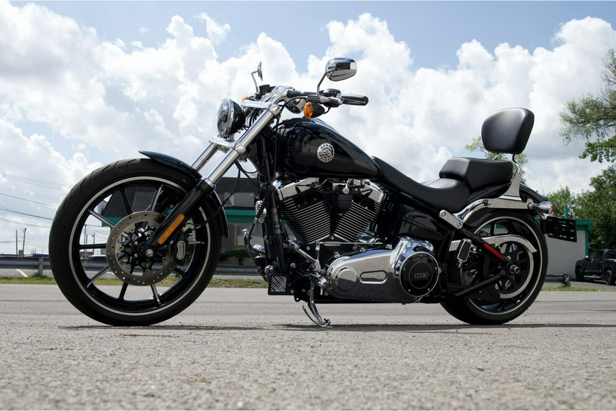 2015 Harley-Davidson® FXSB Breakout