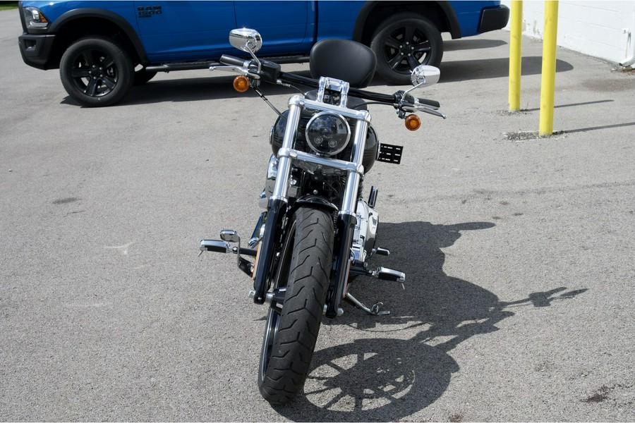 2015 Harley-Davidson® FXSB Breakout