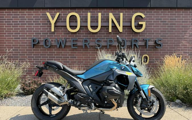 2026 BMW Motorrad R 1300 R BLUE