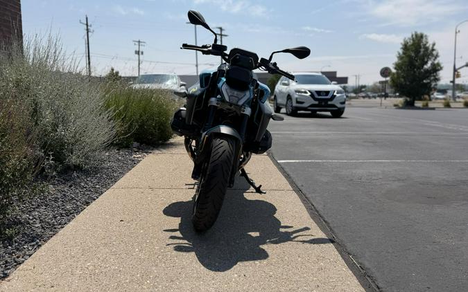 2026 BMW Motorrad R 1300 R BLUE