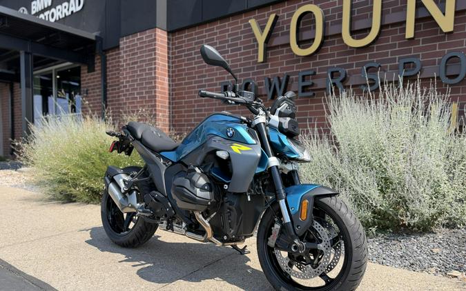 2026 BMW Motorrad R 1300 R BLUE