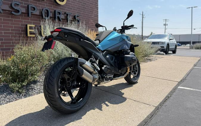 2026 BMW Motorrad R 1300 R BLUE