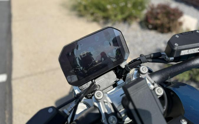 2026 BMW Motorrad R 1300 R BLUE
