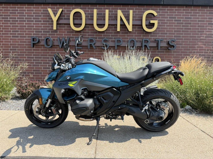 2026 BMW Motorrad R 1300 R BLUE