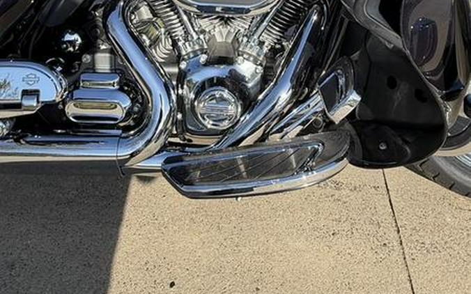 2015 Harley-Davidson® FLTRUSE - CVO™ Road Glide® Ultra