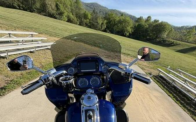 2015 Harley-Davidson® FLTRUSE - CVO™ Road Glide® Ultra