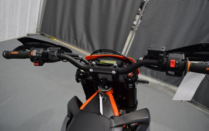 2021 KTM 690 SMC R