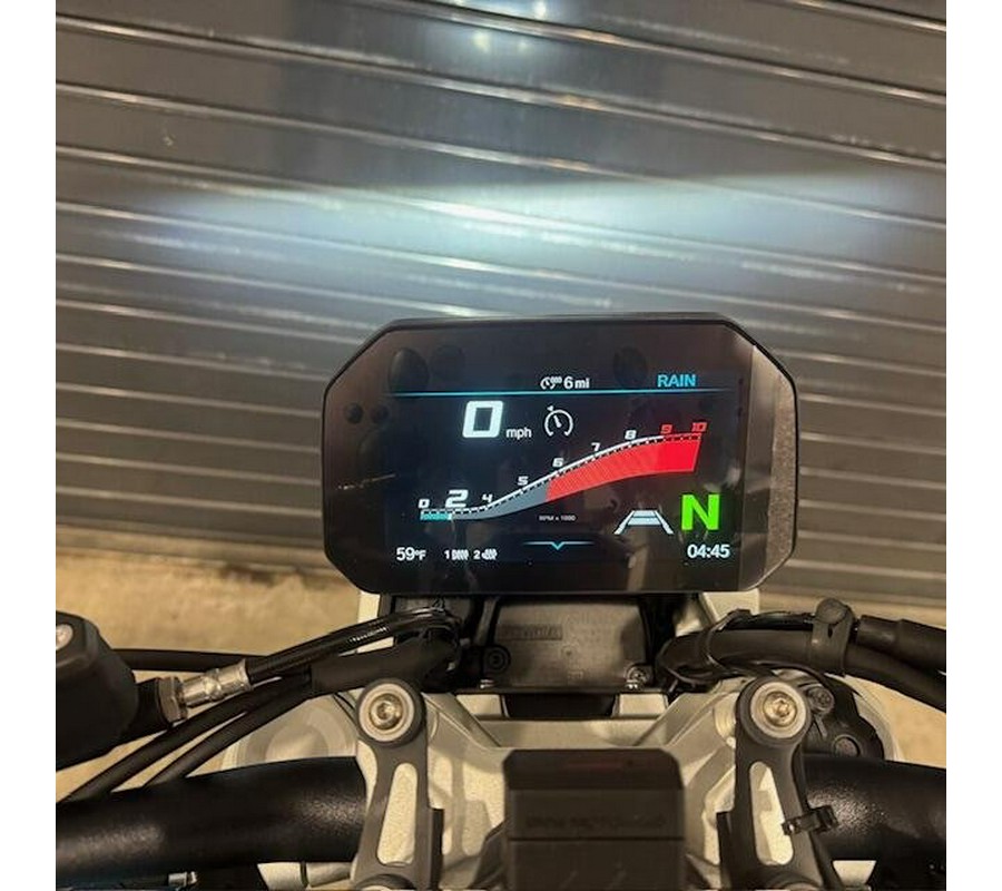 2026 BMW R1300R