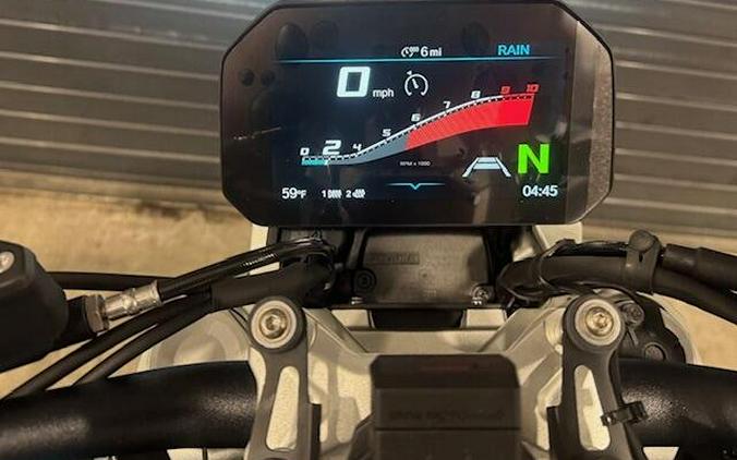 2026 BMW R1300R