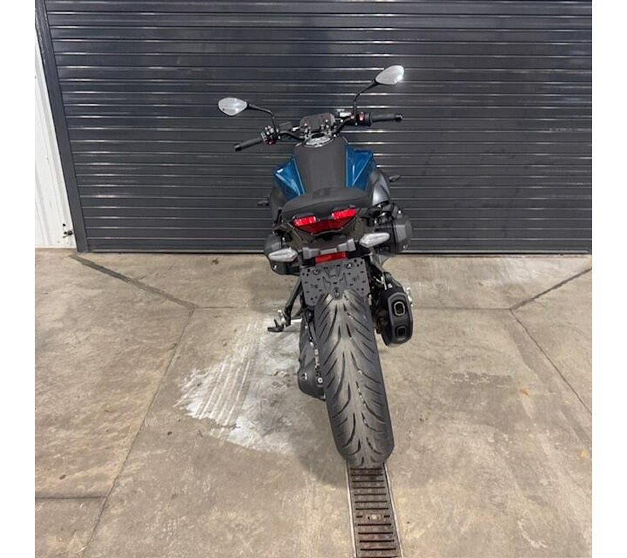 2026 BMW R1300R