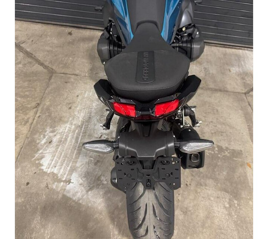 2026 BMW R1300R
