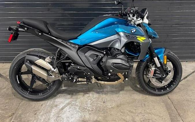 2026 BMW R1300R