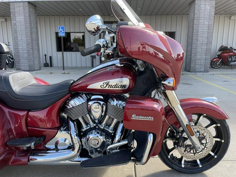 2023 Indian Motorcycle® Roadmaster® Limited Stryker Red Metallic