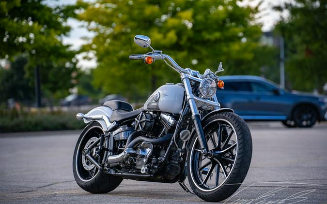 2016 Harley-Davidson Softail FXSB - Breakout