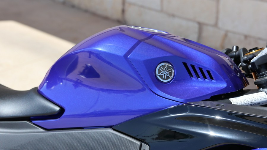 2026 YAMAHA YZFR3 ABS