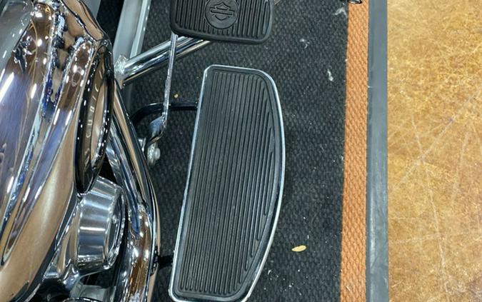 2012 Harley-Davidson Dyna Glide FLD - Dyna Switchback