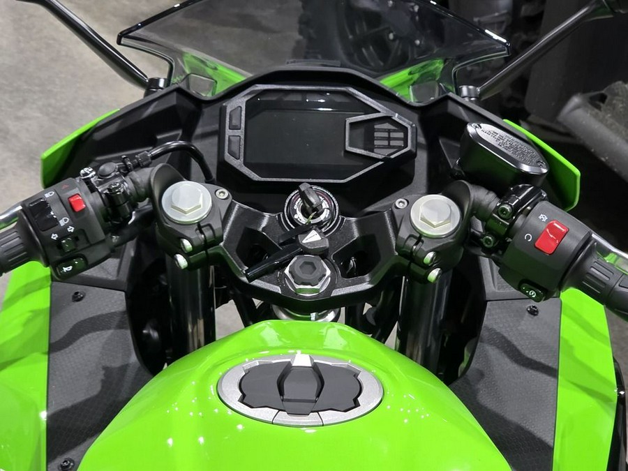 2026 Kawasaki Ninja® 500 Base
