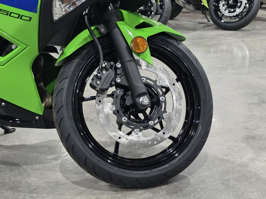 2026 Kawasaki Ninja® 500 Base