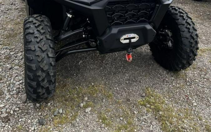 2026 Can-Am Defender MAX XT CAB HD11