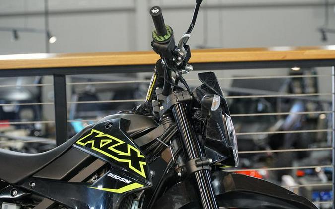 2021 Kawasaki KLX300SM Review (13 Fast Facts – Street + Supermoto)