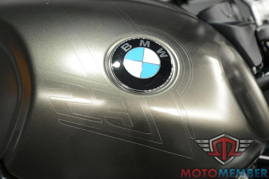 2023 BMW R nineT Scrambler Manhattan Metallic Matte