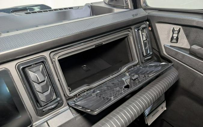 2026 Can-Am Defender MAX Limited HD11 Desert Tan & Carbon Blac