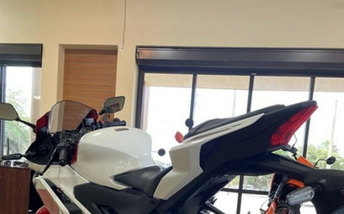 2026 Yamaha YZF R3 70Th Anniversary Edition