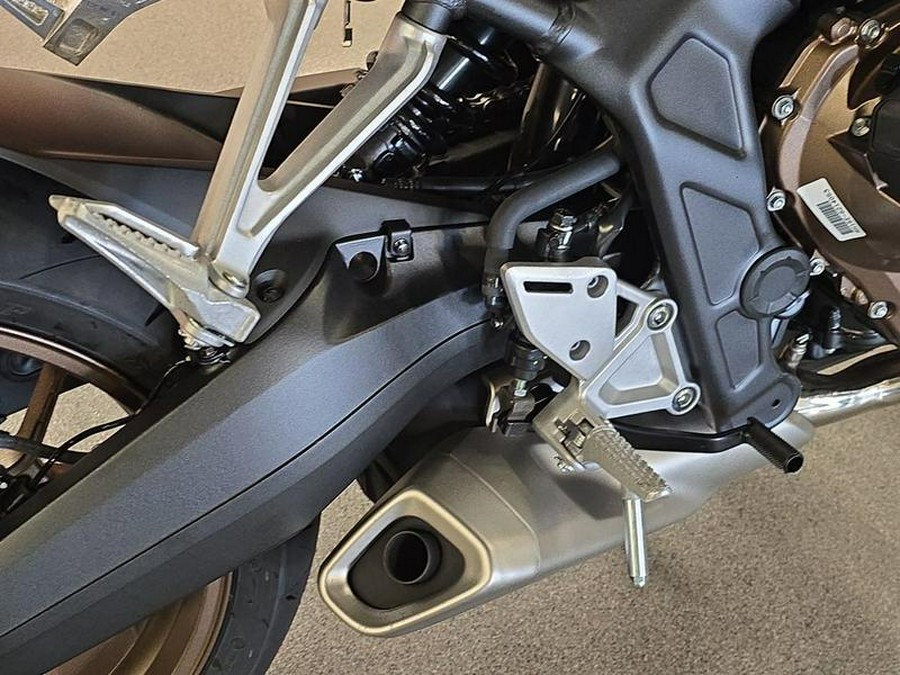 2026 Honda® CB650R E-Clutch