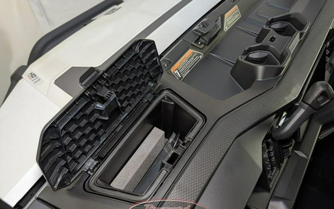 2026 Can-Am Defender MAX Limited HD11