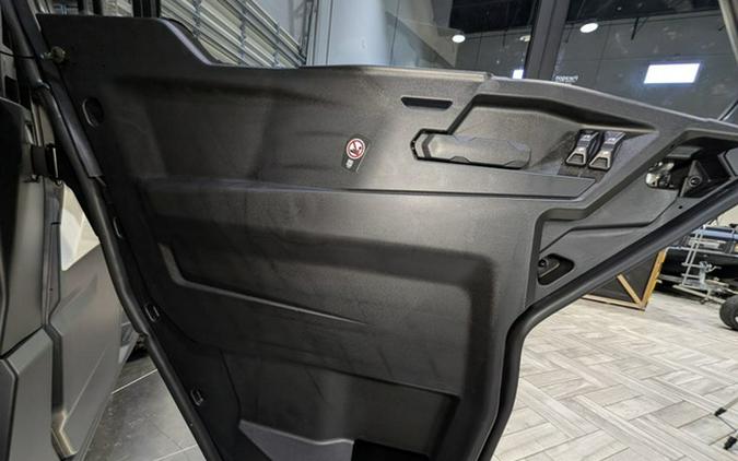 2026 Can-Am Defender MAX Limited HD11