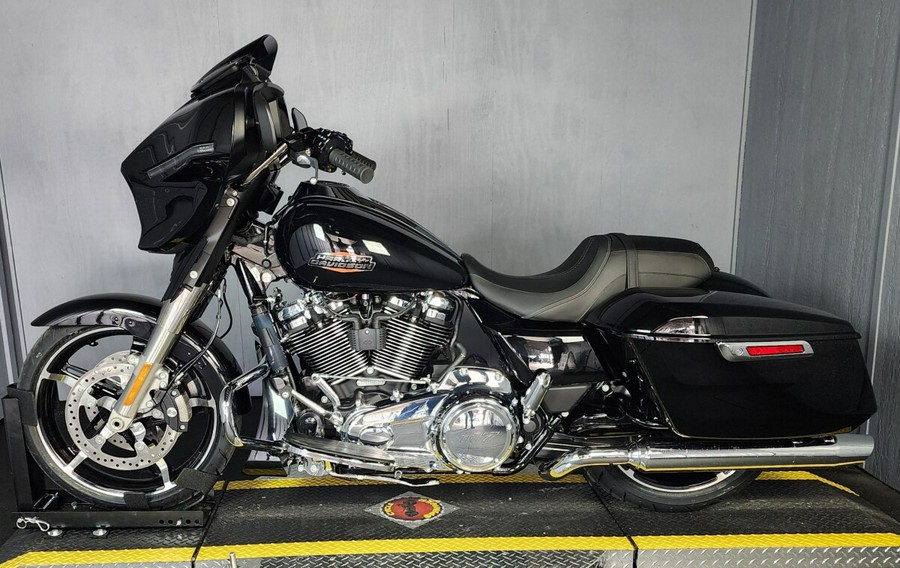 2024 Harley-Davidson Street Glide® FLHX VIVID BLACK