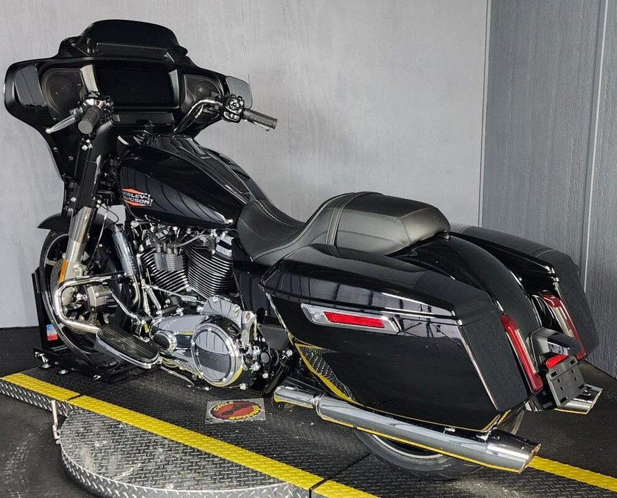 2024 Harley-Davidson Street Glide® FLHX VIVID BLACK