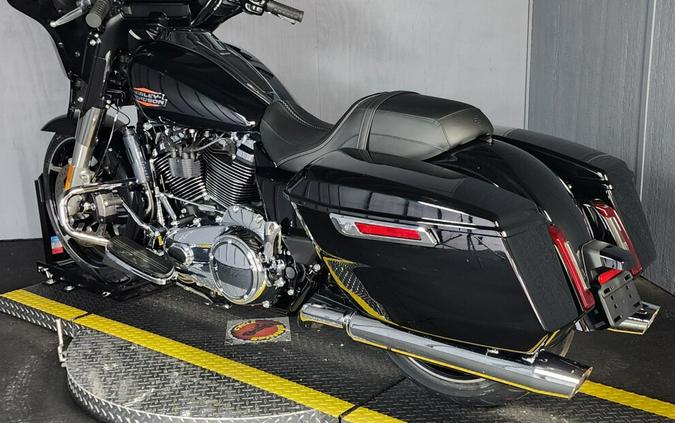 2024 Harley-Davidson Street Glide® FLHX VIVID BLACK