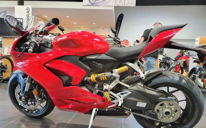 2025 Ducati Panigale V2 Red