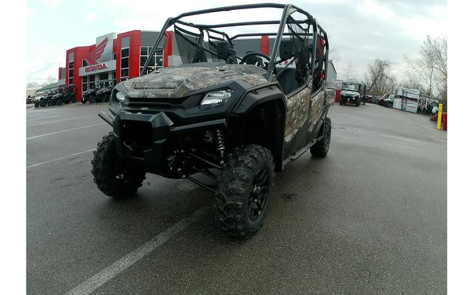 2025 Honda PIONEER 1000-6 DLX CREW Deluxe