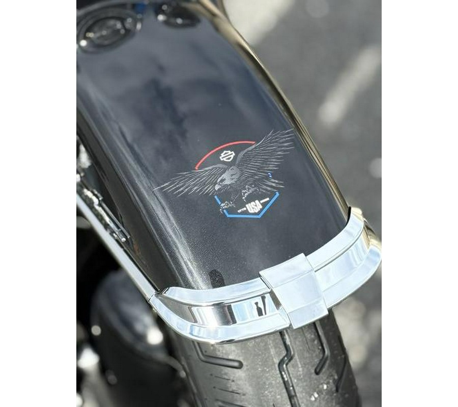 2026 Harley-Davidson® FLHC - Heritage Classic