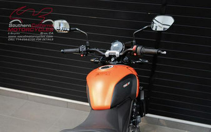 2023 Triumph Trident 660 Matte Baja Orange / Matte Storm Grey