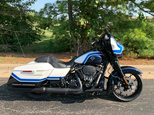 2021 Harley-Davidson Street Glide Special Review: Performance and Style