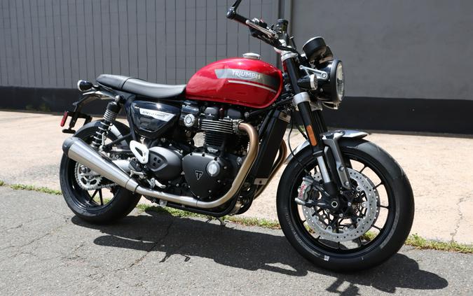 2022 Triumph Speed Twin Review (13 Fast Facts; Retro-Mod Sportbike)