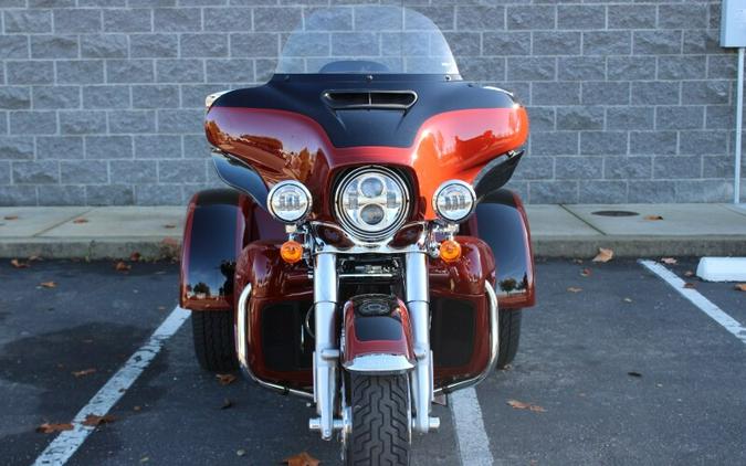 Harley-Davidson Tri Glide Ultra 2024 FLHTCUTG 84379279 RED ROCK/BLACK W/ PIN