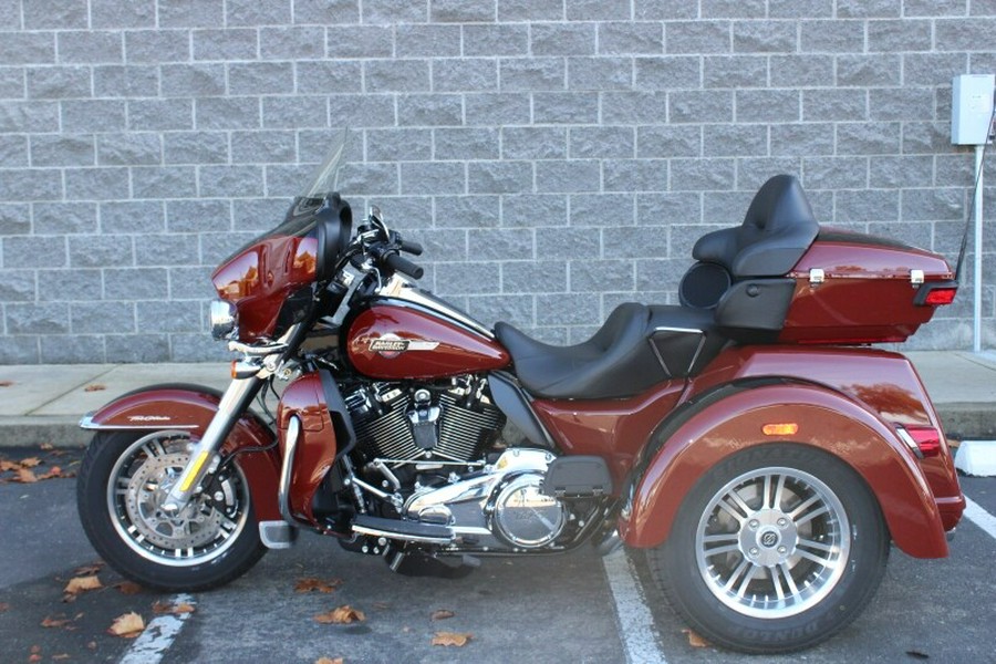 Harley-Davidson Tri Glide Ultra 2024 FLHTCUTG 84379279 RED ROCK/BLACK W/ PIN