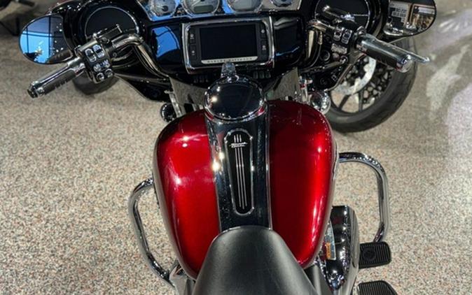 2017 Harley-Davidson FLHXS - Street Glide Special