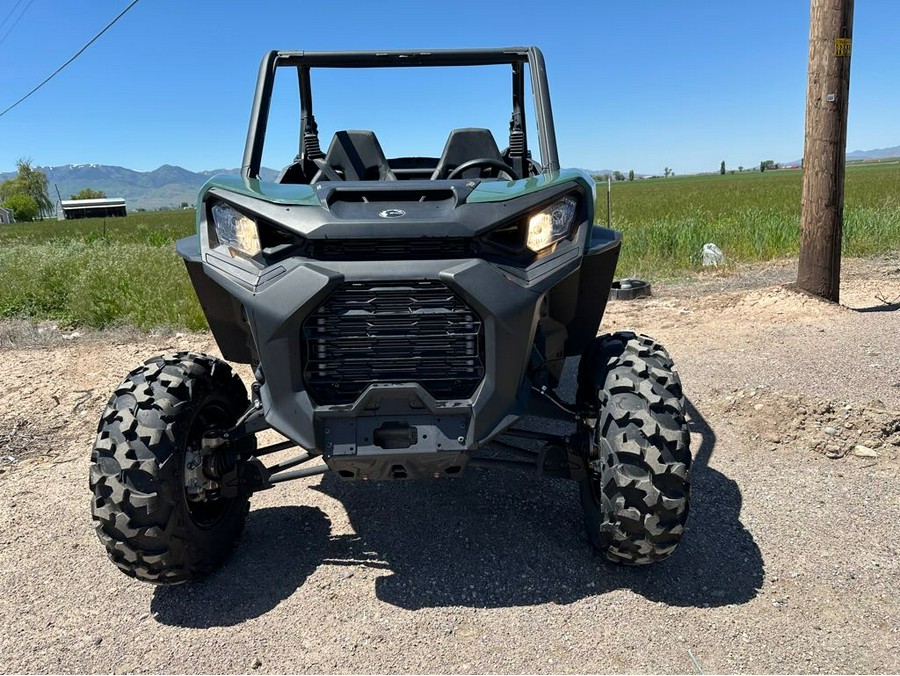 2023 Can-Am™ Commander DPS 700