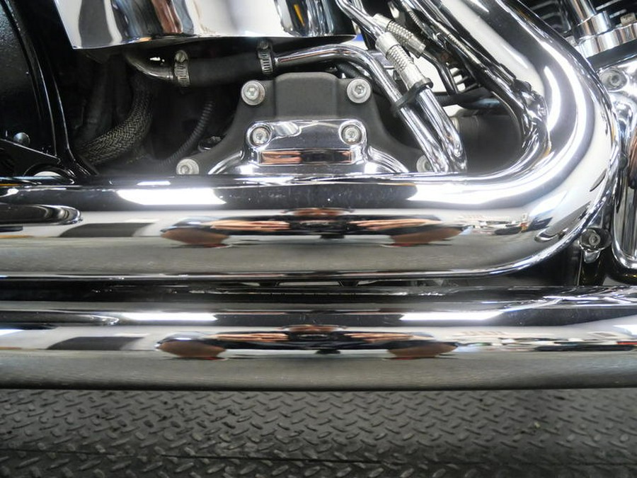 2011 Harley-Davidson® FLSTC - Heritage Softail® Classic