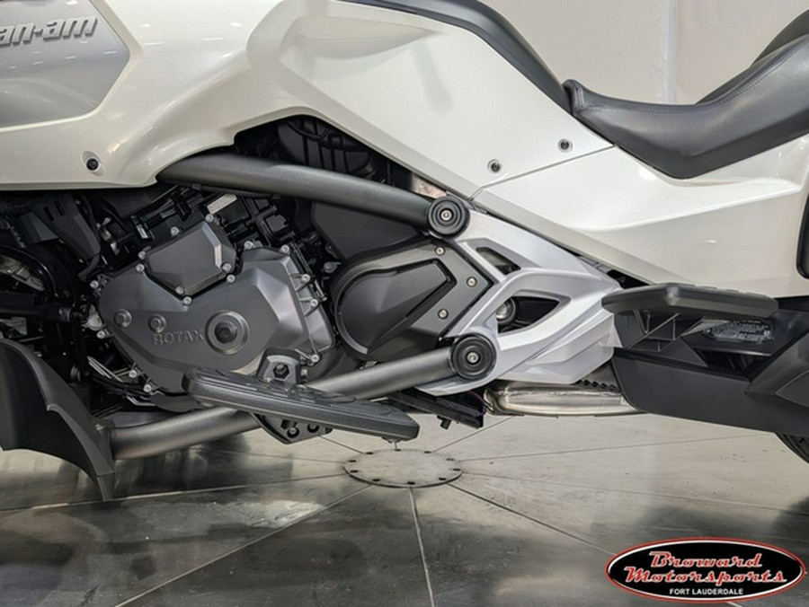 2026 Can-Am Spyder F3 Limited Platine