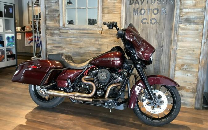 Harley-Davidson® Street Glide® Special 2018 FLHXS Twisted Cherry